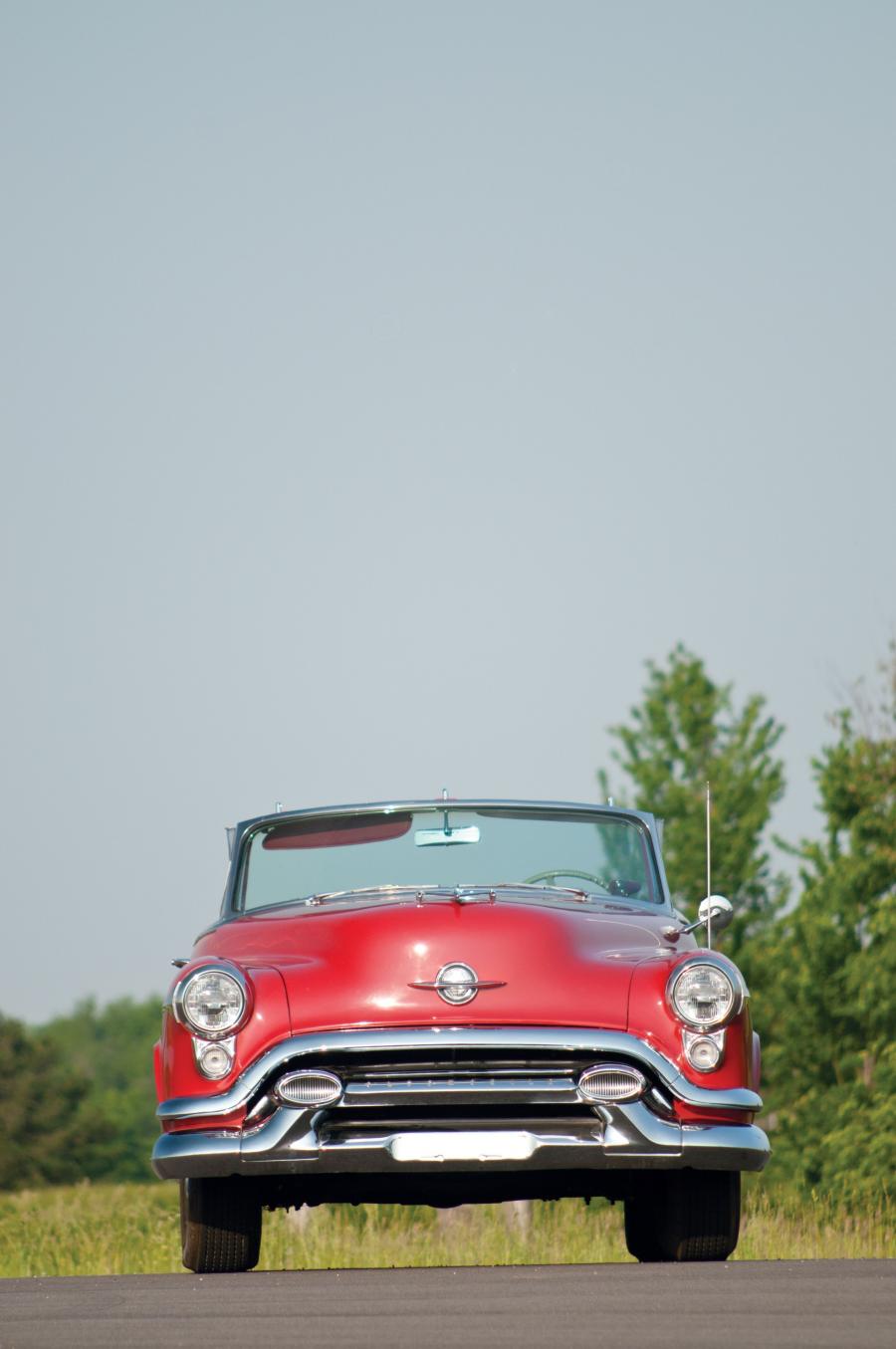  Oldsmobile 98 Convertible 1953 года  (фото 13 из 26)